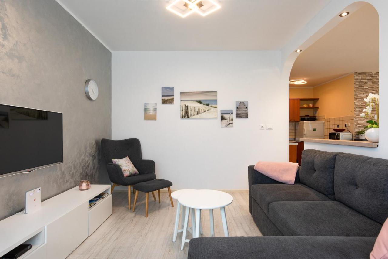 Apartment Blazi Njivice Exterior photo