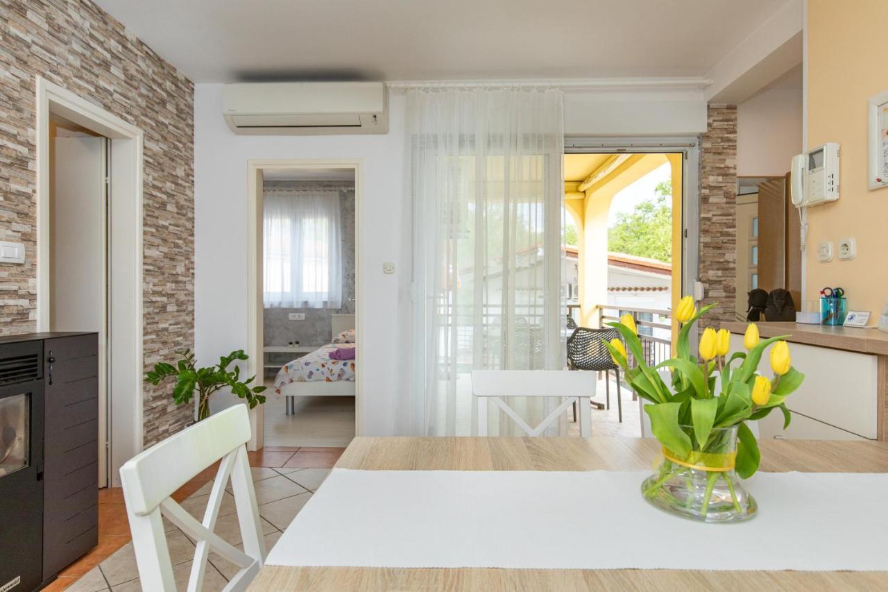 Apartment Blazi Njivice Exterior photo