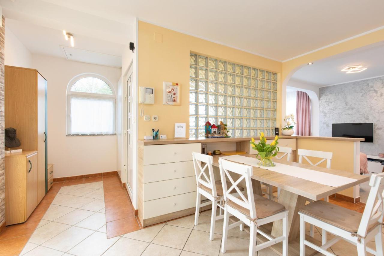 Apartment Blazi Njivice Exterior photo