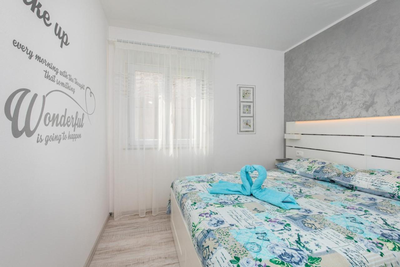 Apartment Blazi Njivice Exterior photo